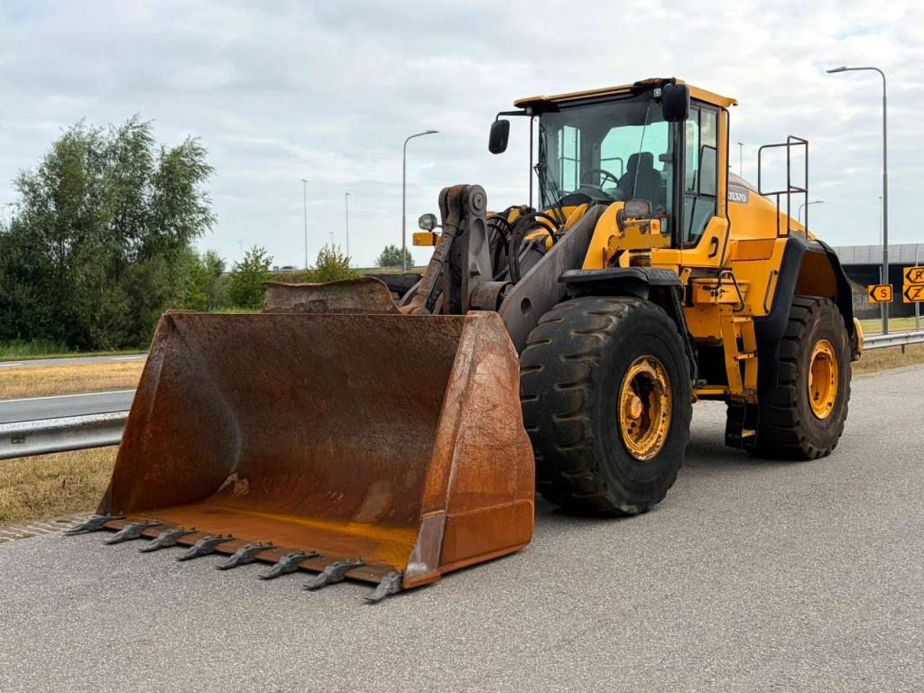 Volvo L150H Photo 2