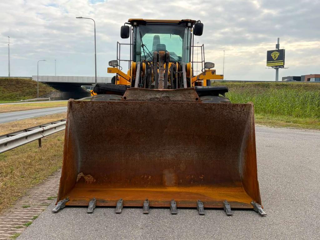 Volvo L150H Photo 8