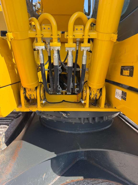 Komatsu PC210-11E0 Photo 12