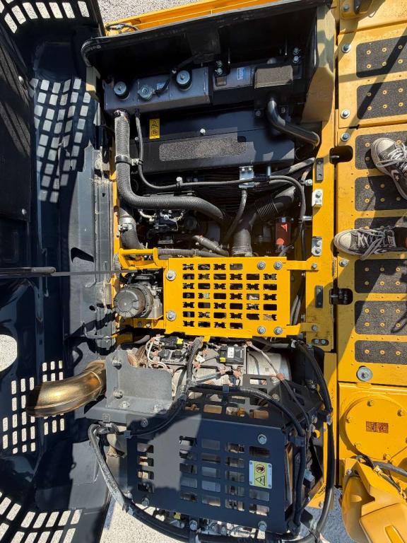 Komatsu PC210-11E0 Photo 16