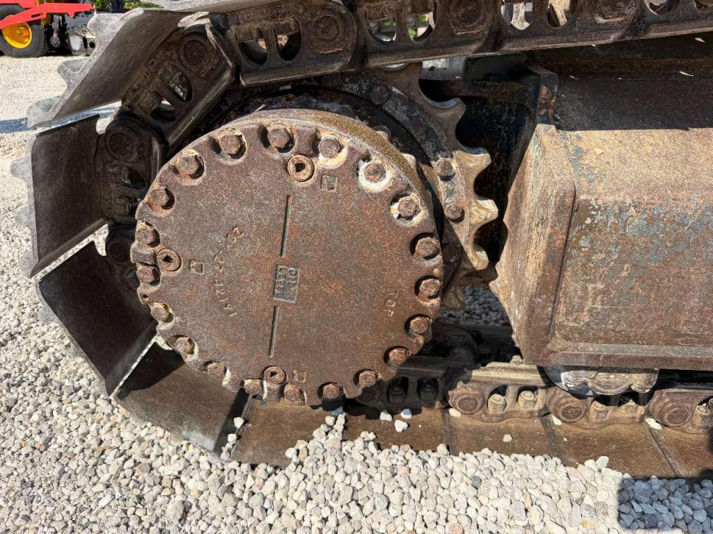 Komatsu PC210-11E0 Photo 8