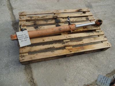 Piston de direction pour Hitachi ZW310 en vente par OLM 90 Srl