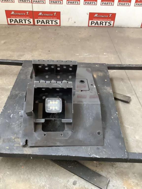 Cloison pour Hitachi ZX135US-7 Photo 1