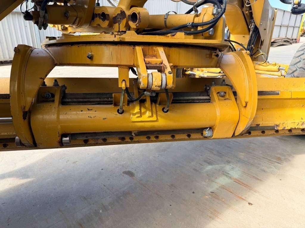 Caterpillar 140M2 Photo 15