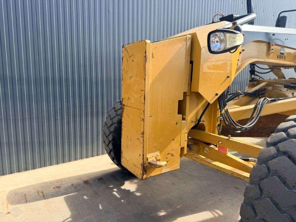 Caterpillar 140M2 Photo 28