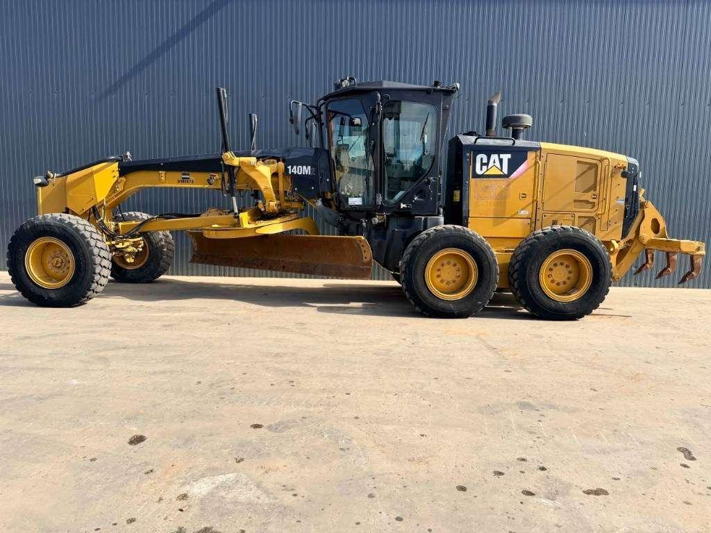 Caterpillar 140M2 Photo 5