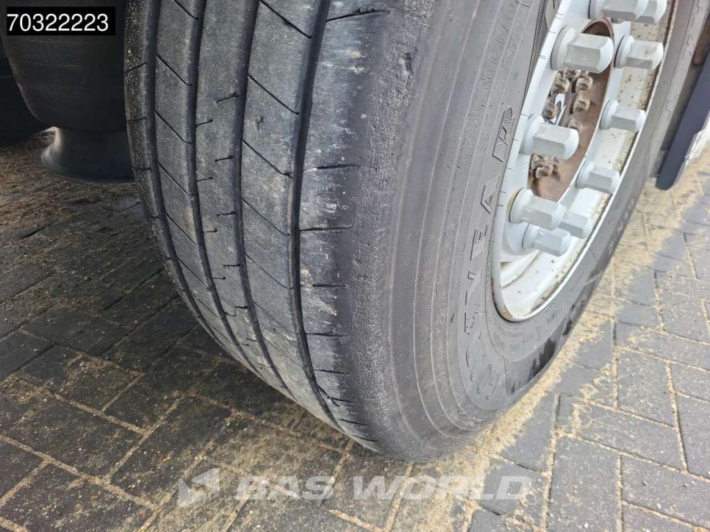 Krone SD Lift Axle Palletkist Anti Vandalism Sliding Roof Photo 18
