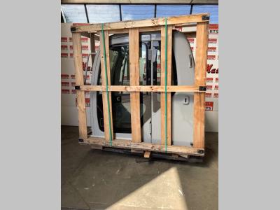 Cabine pour Kobelco SK130/150/200/350 en vente par Massucco T. Srl Area Ricambi