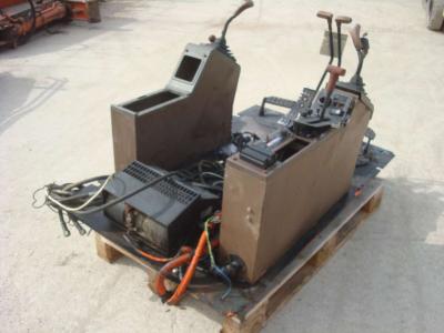 Sous-cabine avec servocommandes pour Fiat Hitachi FH150-FH200-FH220-FH270-FH300 en vente par OLM 90 Srl