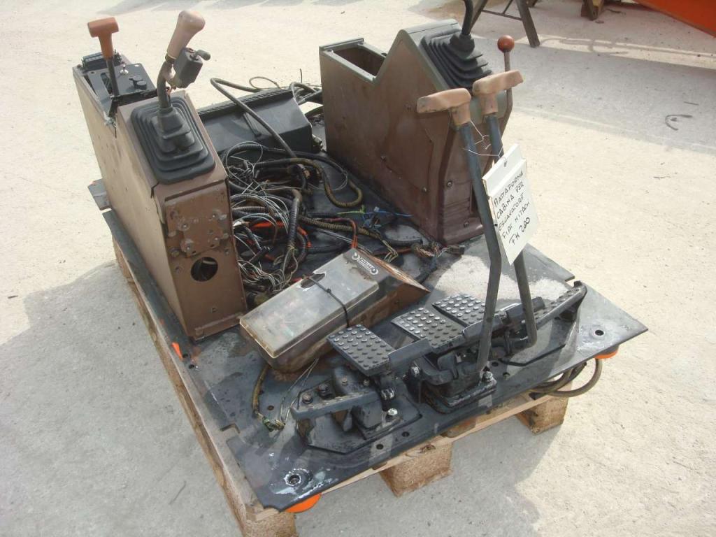 Sous-cabine avec servocommandes pour Fiat Hitachi FH150-FH200-FH220-FH270-FH300 Photo 3