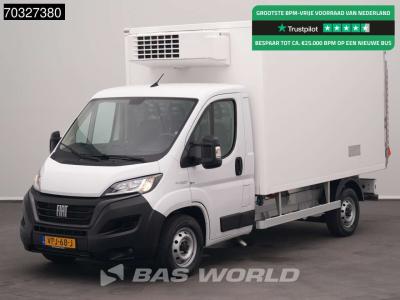 Fiat Ducato 140pk Laadklep Zijdeur Koelwagen Vriezer Airco D'Hollandia Euro6 Koeler Koeler Koelwagen Küh en vente par BAS World B.V.