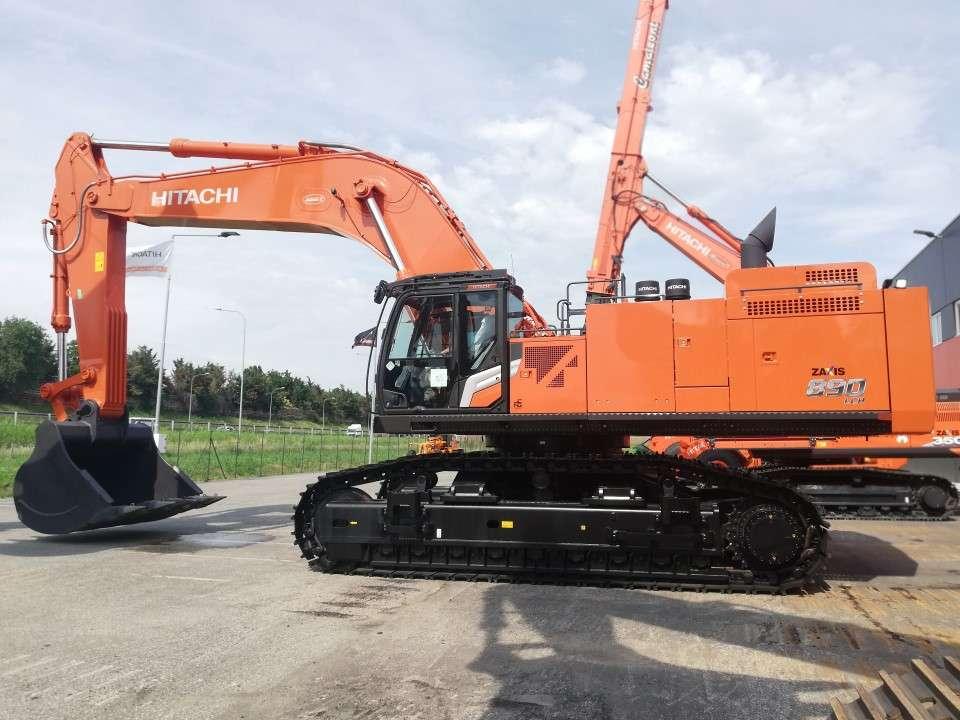 Hitachi ZX890LCH-7 Photo 1