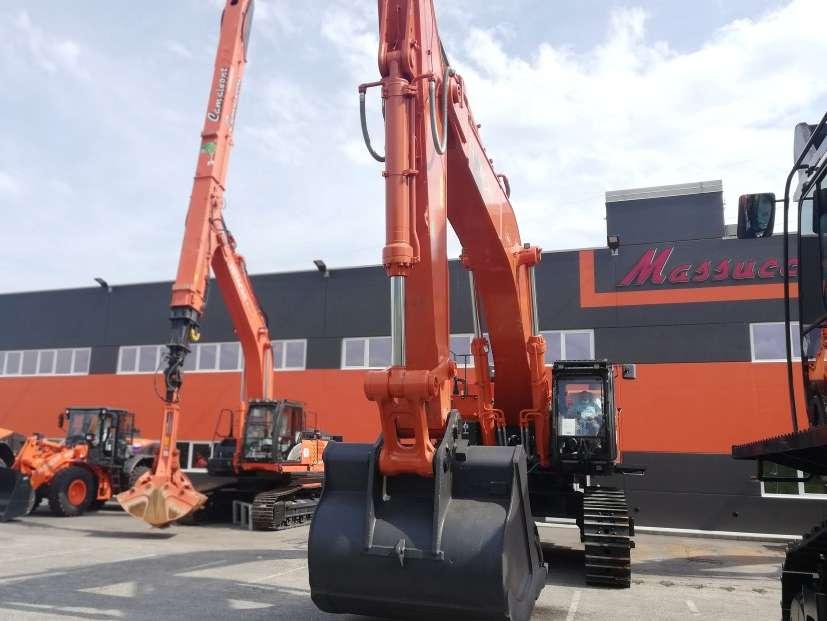 Hitachi ZX890LCH-7 Photo 3