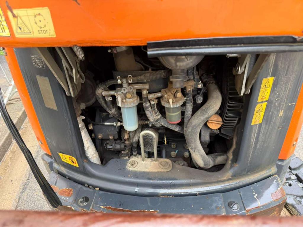 Hitachi ZX 17 U-2 Photo 8