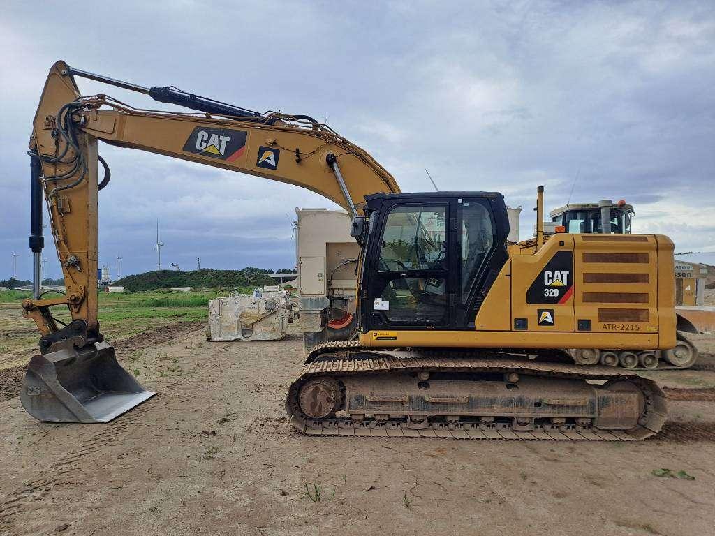 Caterpillar 320 Photo 1