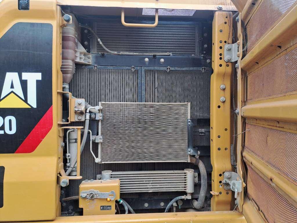 Caterpillar 320 Photo 16