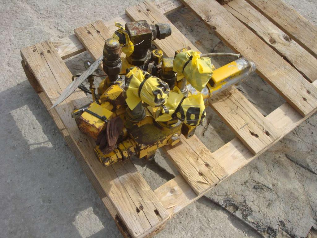 Distributeur hydraulique pour Komatsu D31S Photo 3