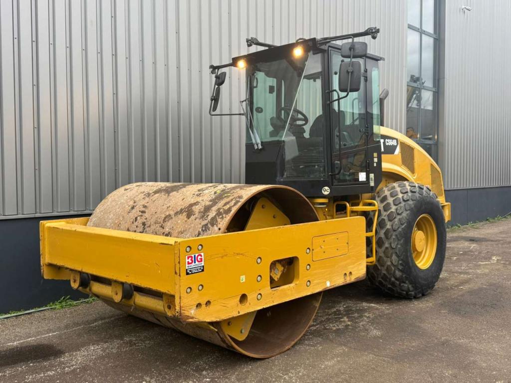 Caterpillar CS64B Photo 2