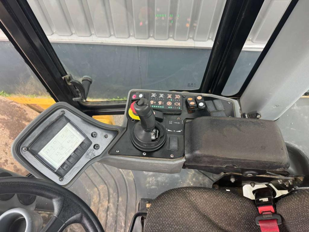 Caterpillar CS64B Photo 23