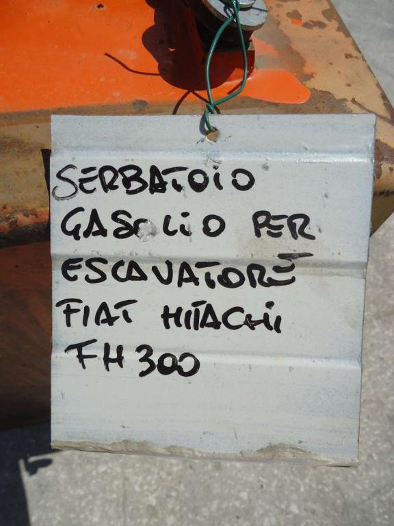 Serbatoio gasolio pour Fiat Hitachi FH300 Photo 4