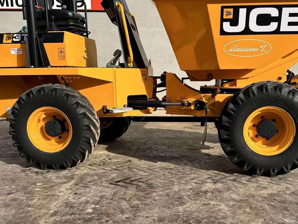 JCB 3STH-2S5 4X4 Photo 4