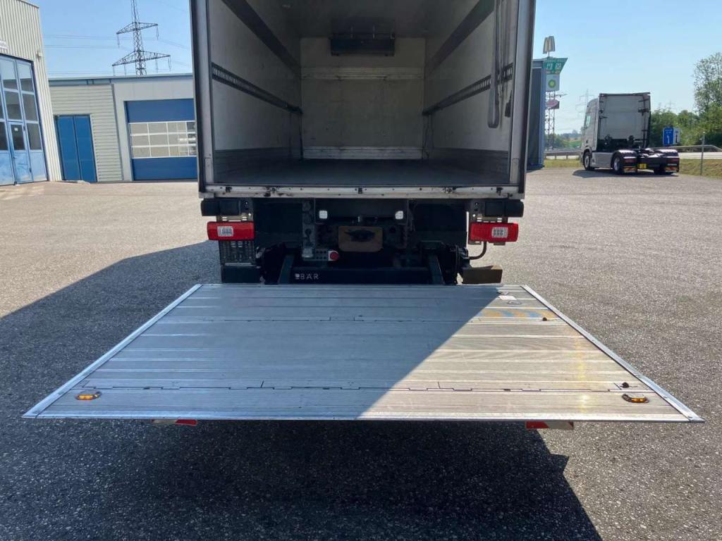 Iveco STRALIS AD190S42 XP Photo 17