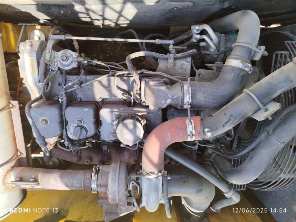 New Holland E215B Photo 8