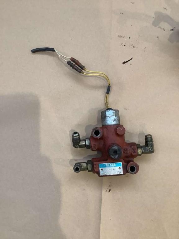 Soupape pour Fiat Hitachi EX 235 Photo 2