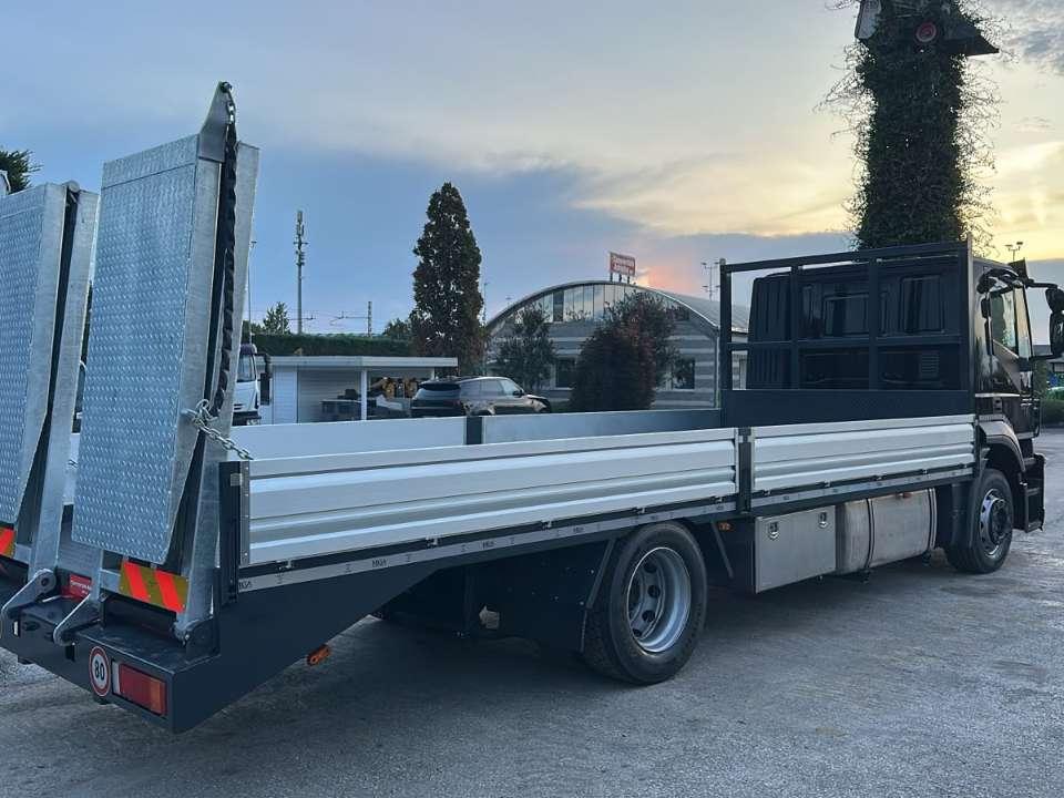 Iveco Stralis 330 Photo 3