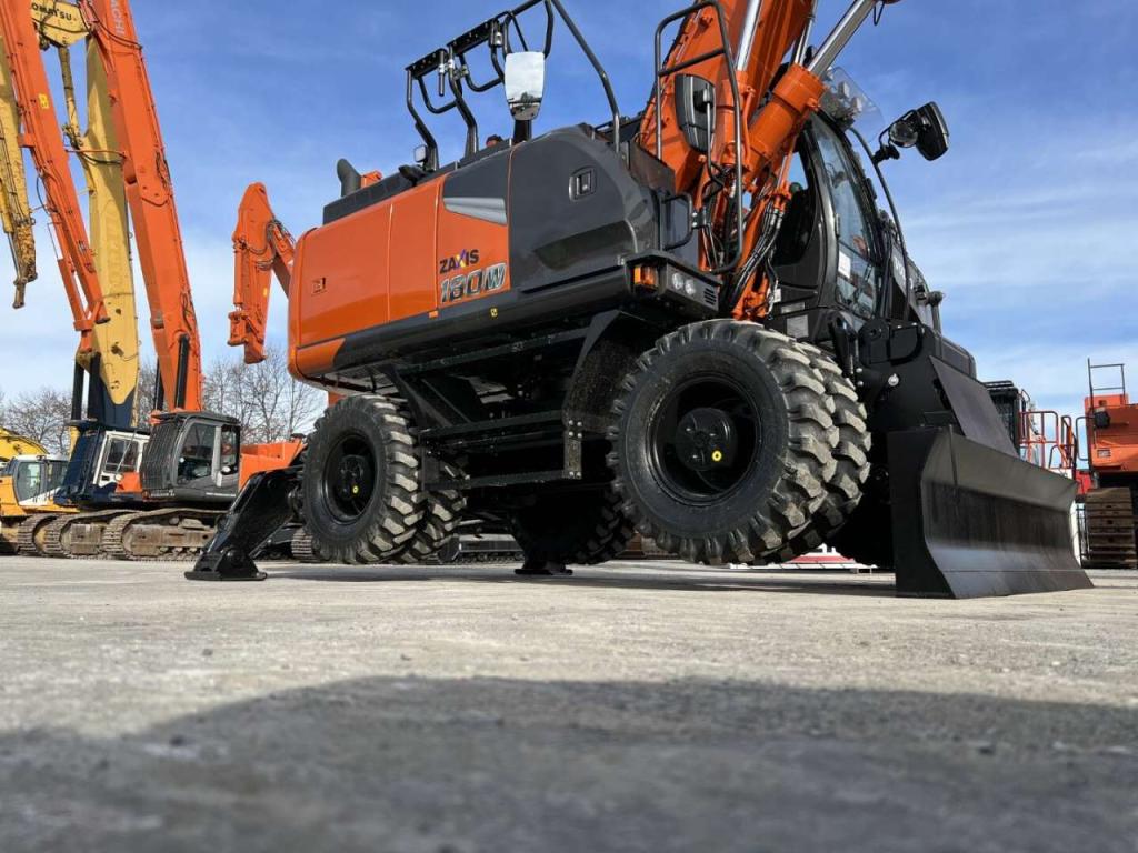 Hitachi ZX180W-7 Photo 10