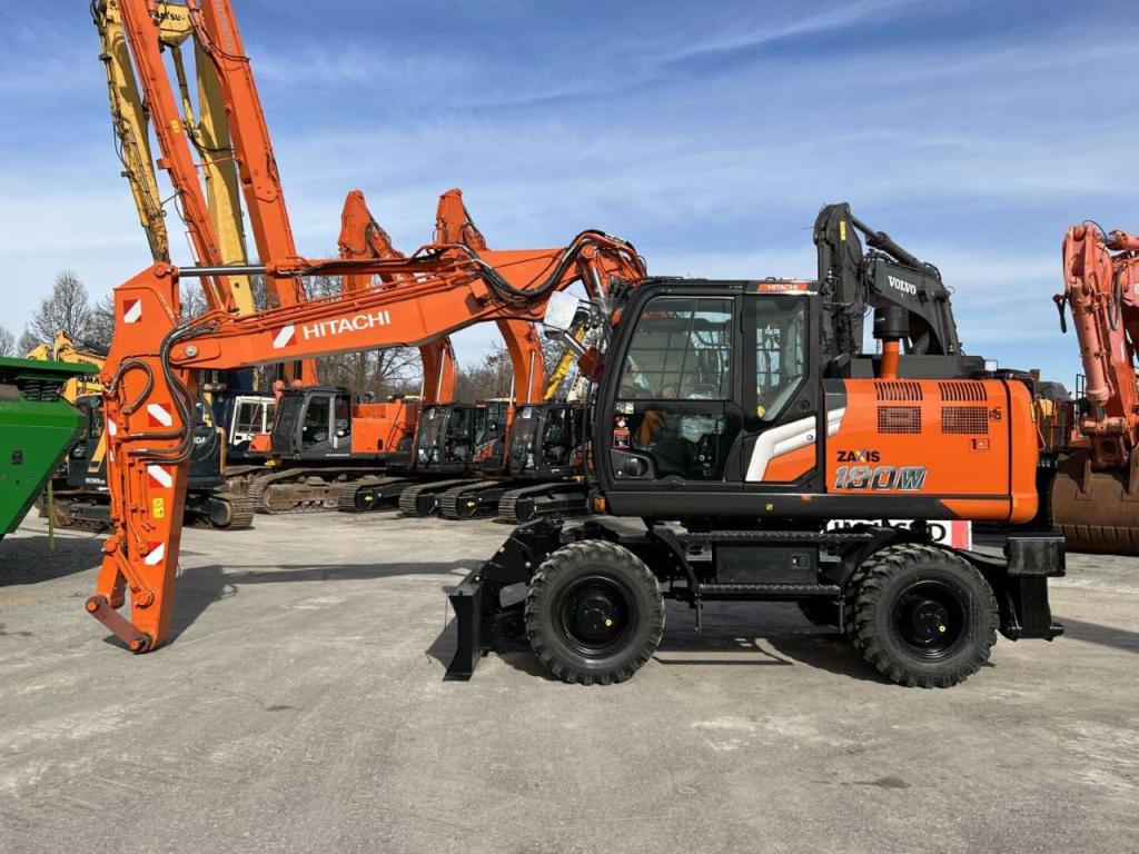 Hitachi ZX180W-7 Photo 2