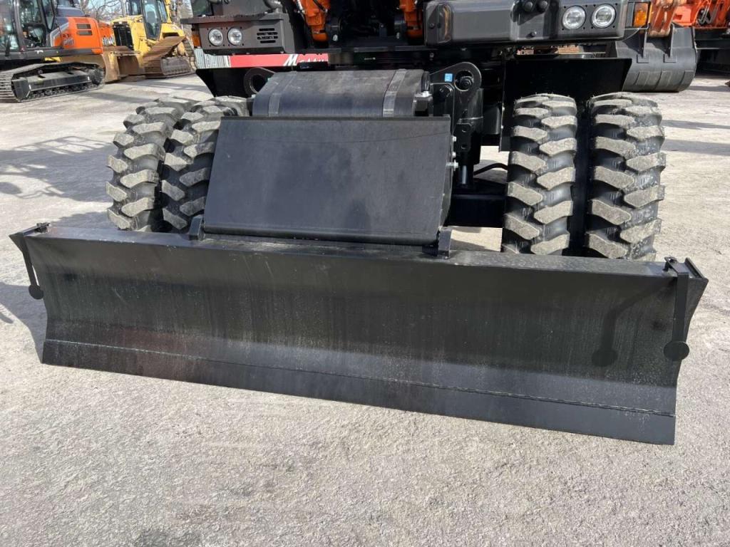 Hitachi ZX180W-7 Photo 5