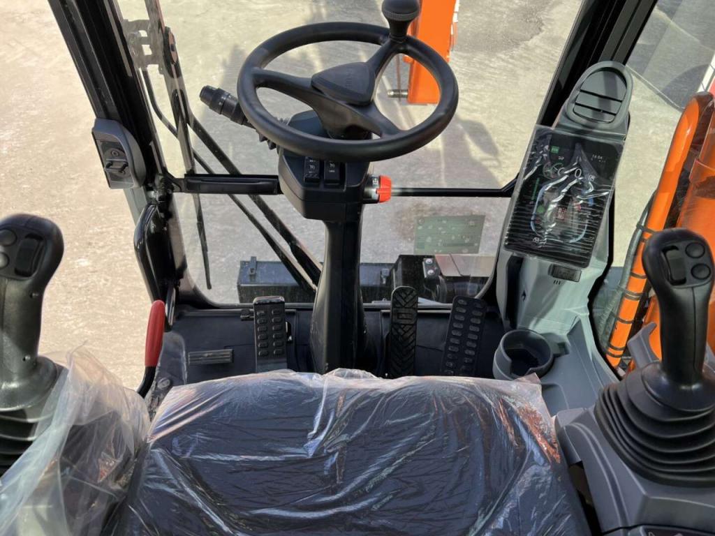 Hitachi ZX180W-7 Photo 8
