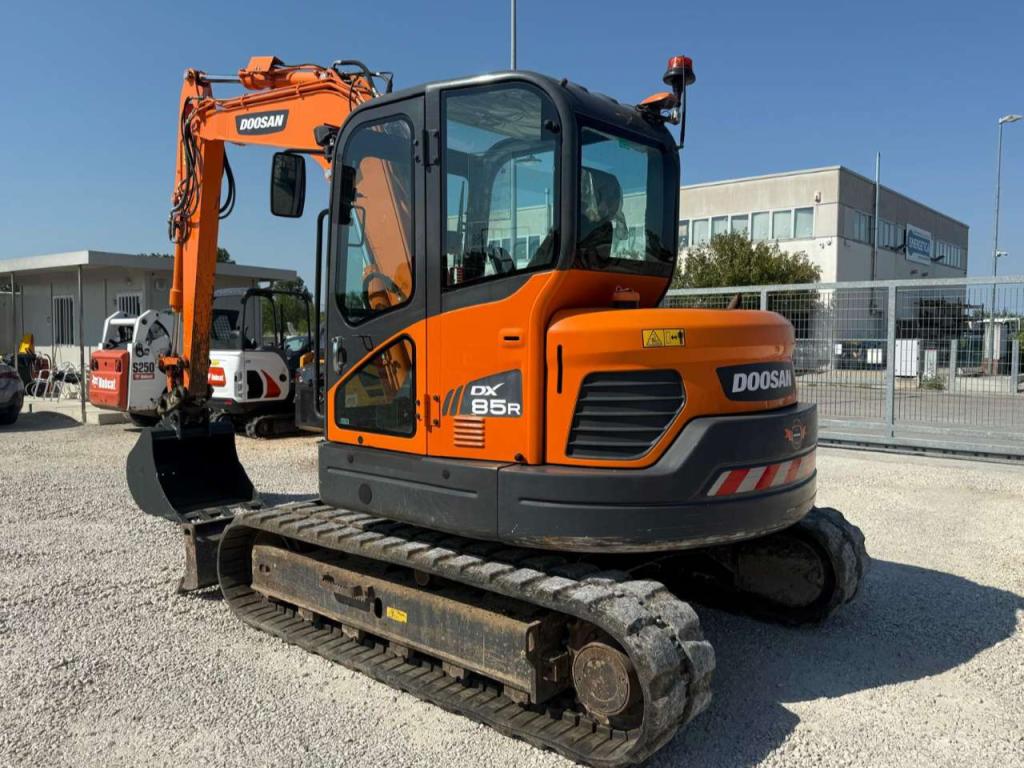 Doosan DX85R-3 Photo 3