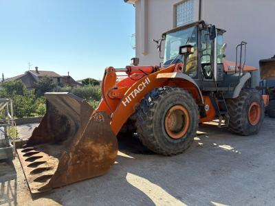 Hitachi ZW220 en vente par Cioria Tractor Srls
