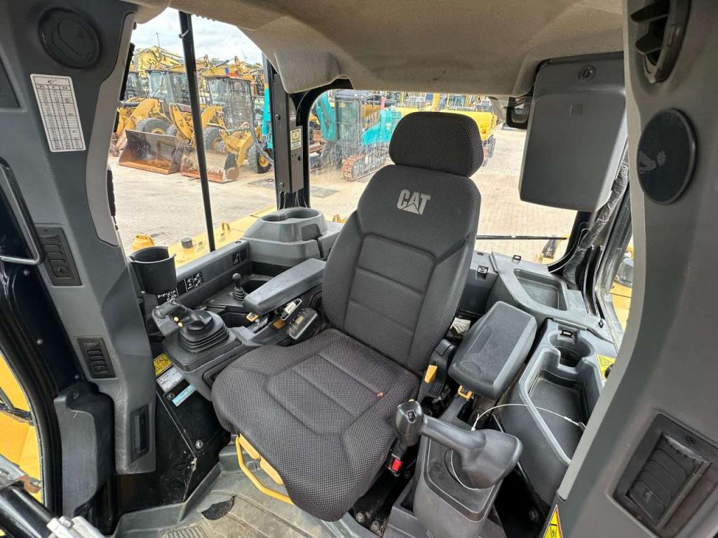 Caterpillar D6 LGP Photo 19