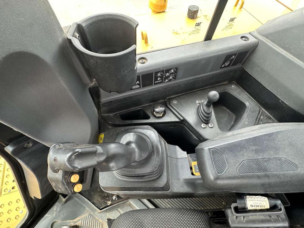 Caterpillar D6 LGP Photo 22