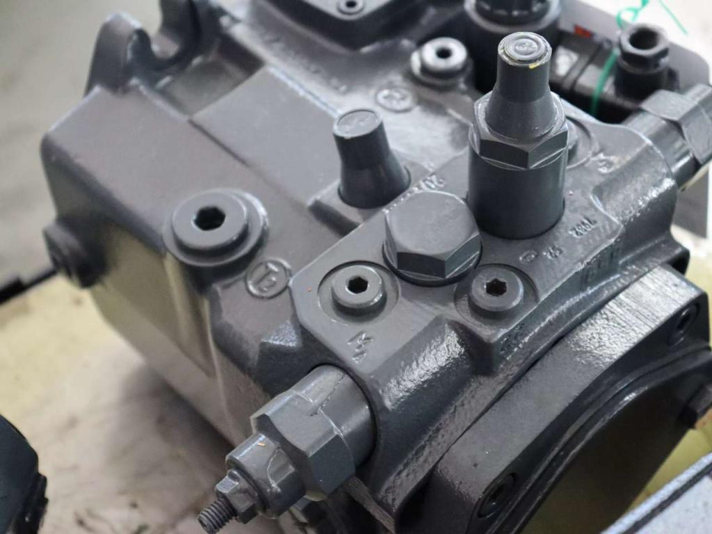 Bosch Rexroth A10VG45DA1D2/10R-NSC10F015SH Photo 3
