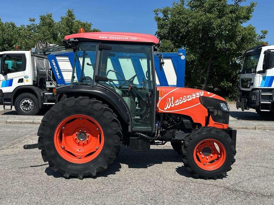 Kubota M8540 4x4 Photo 18
