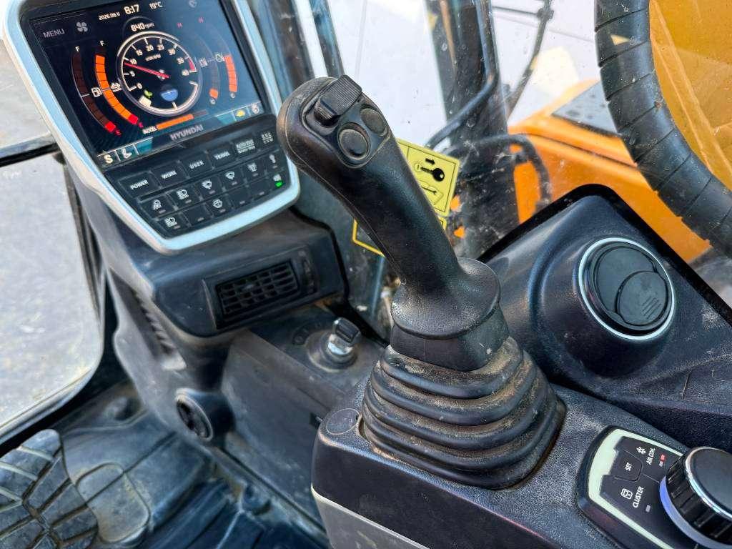 Hyundai HX220L - 360° Camera / Automatic Greasing Photo 11