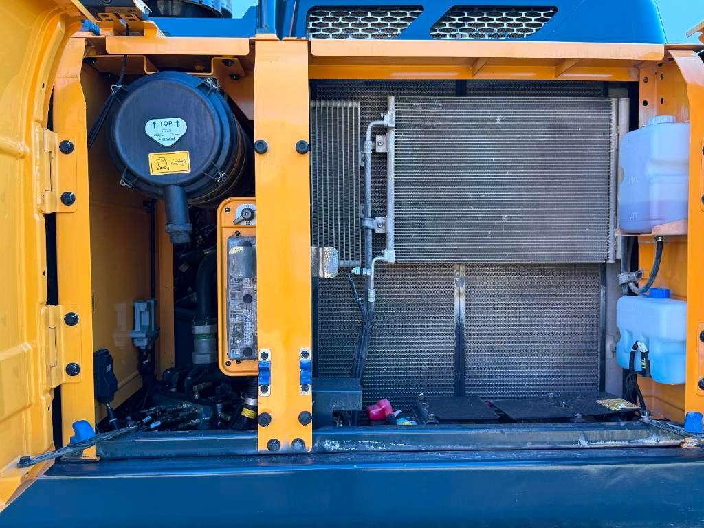 Hyundai HX220L - 360° Camera / Automatic Greasing Photo 26