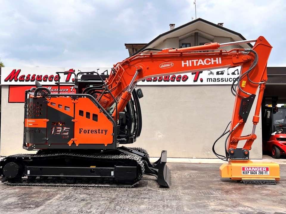 Hitachi ZX135US-7 Photo 14