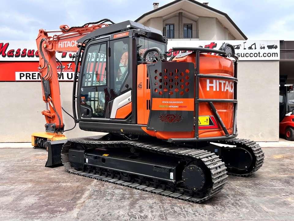 Hitachi ZX135US-7 Photo 3