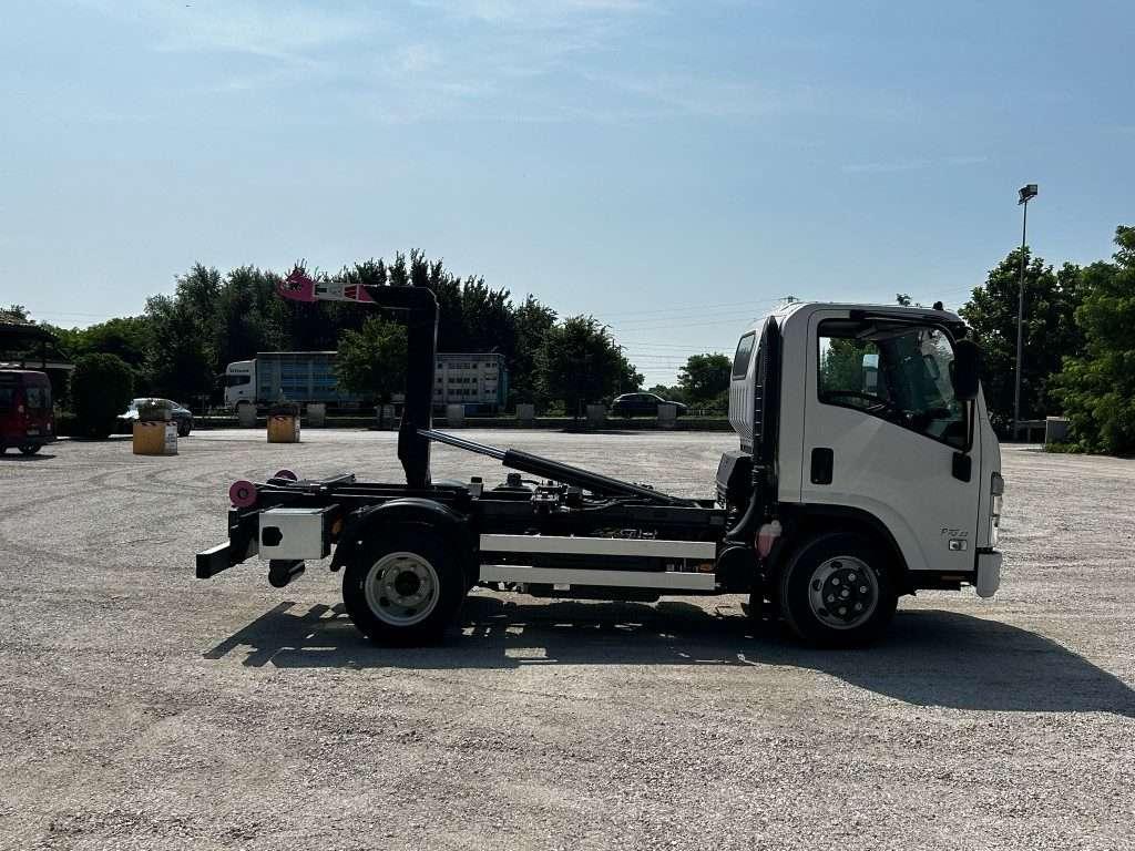 Isuzu P75 NUOVO SCARRABILE Photo 6