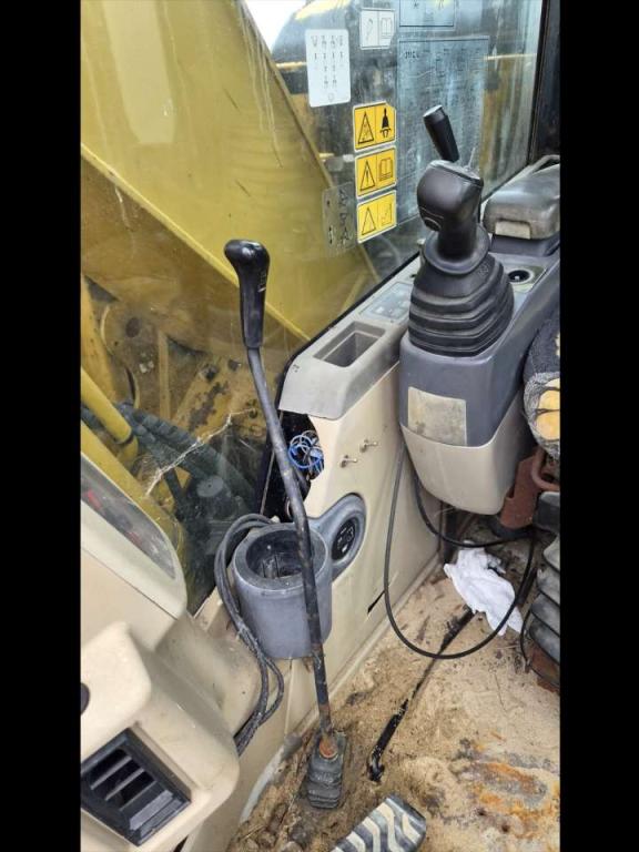 Caterpillar 311C Photo 10
