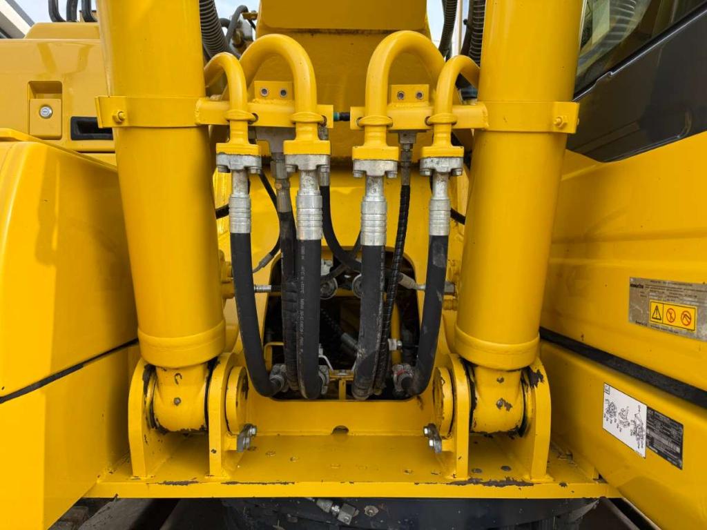 Komatsu PC210 NLC-11 Photo 11