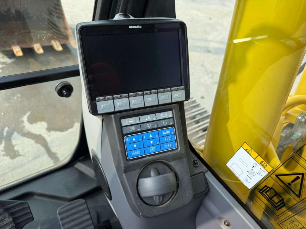 Komatsu PC210 NLC-11 Photo 16