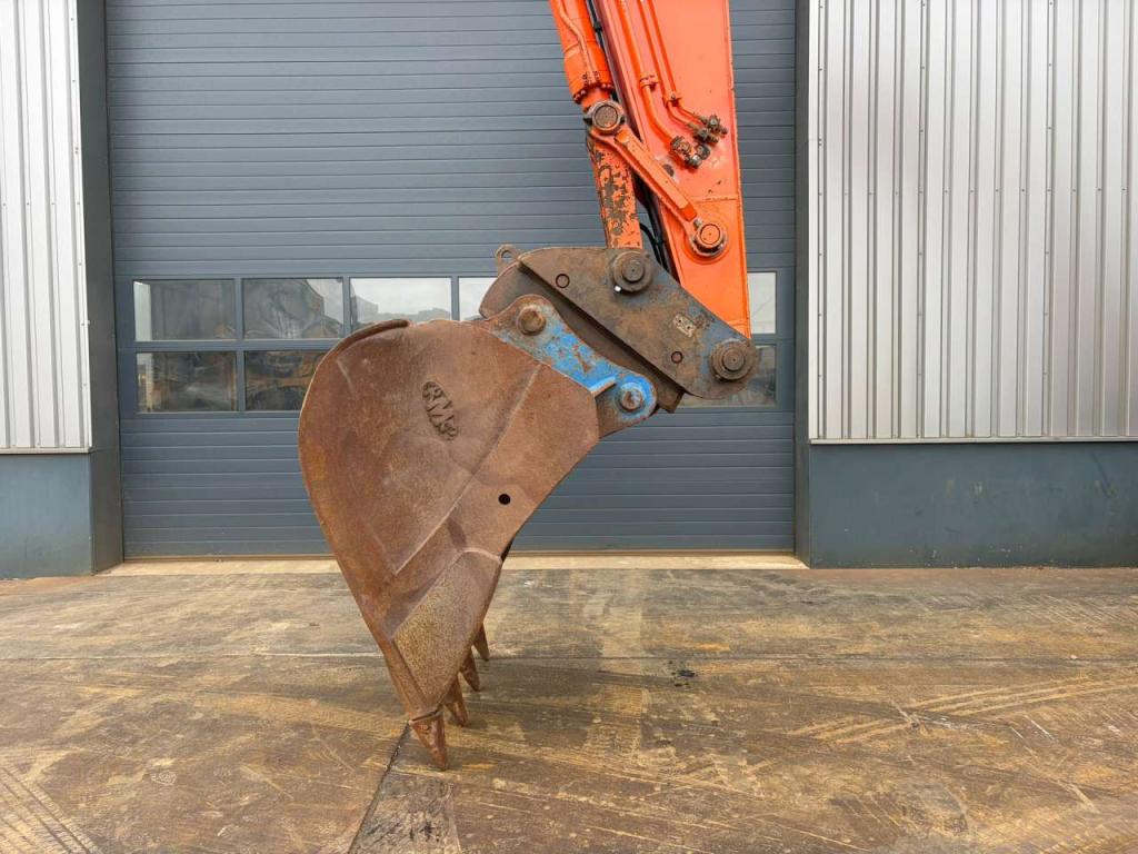 Hitachi ZX350LC-6 Photo 9