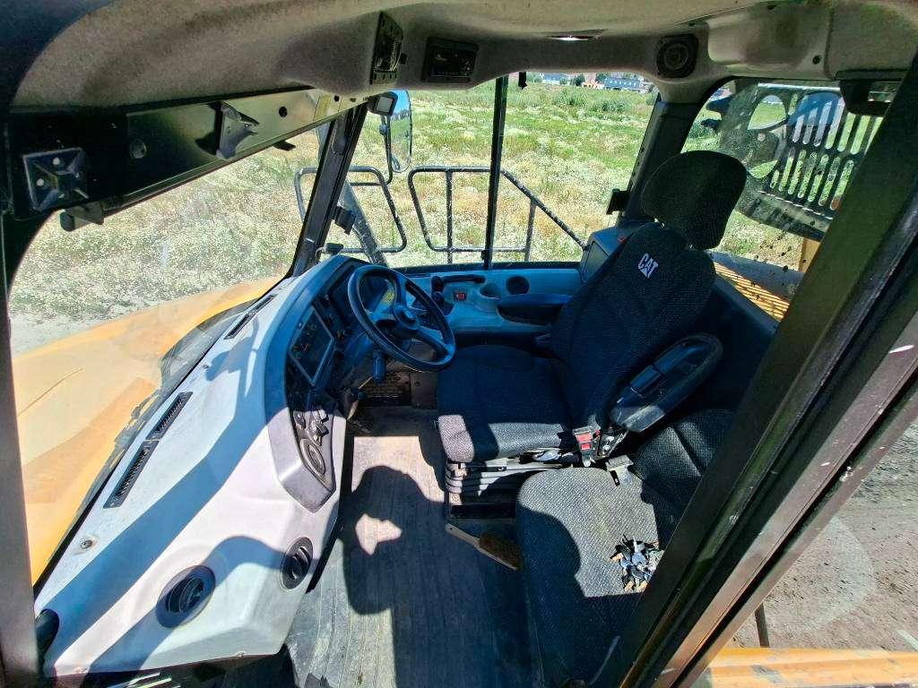 Caterpillar 725C2 Photo 17