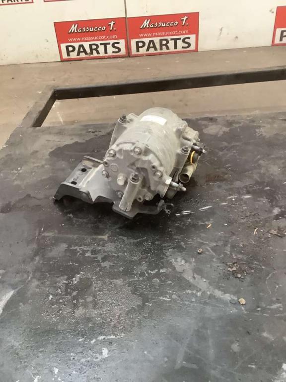 Compresseur climatisation pour Volvo FH16 550 6x4 Photo 4